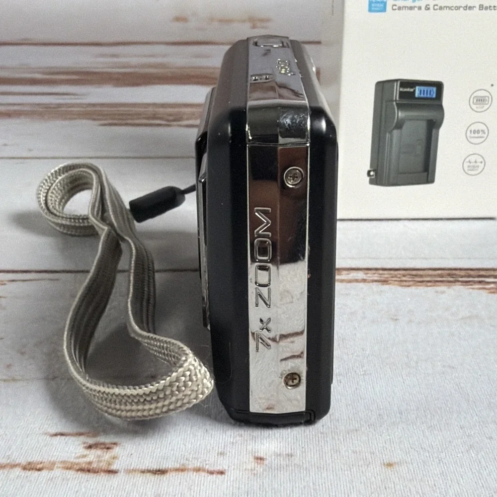 Pentax Optio Z10 8MP Digital Camera Silver Bundle Tested Works Used
